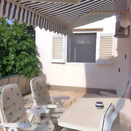 Apartman Nada Apartament *